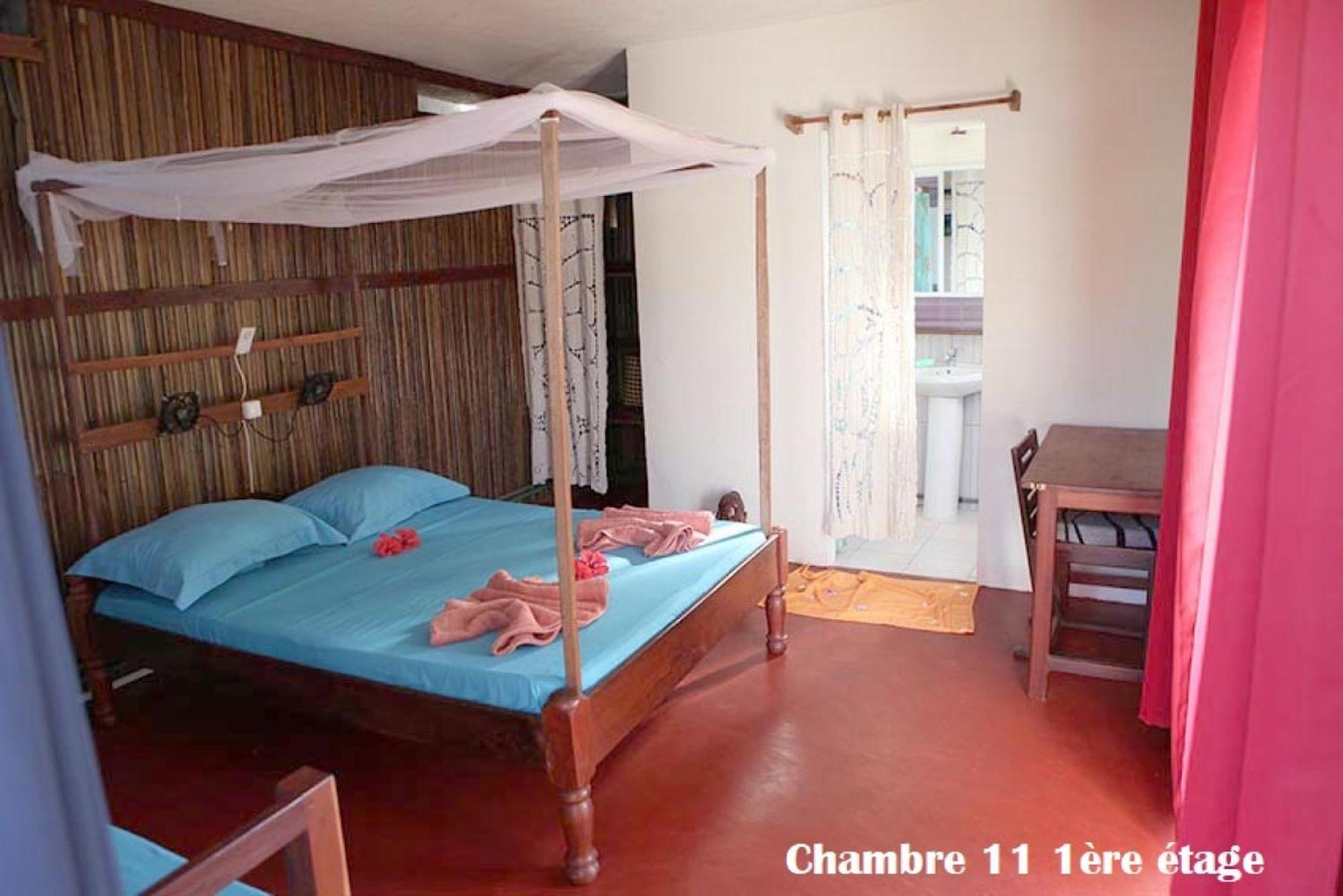 Chez Yolande 호텔 Ampangorinana 외부 사진
